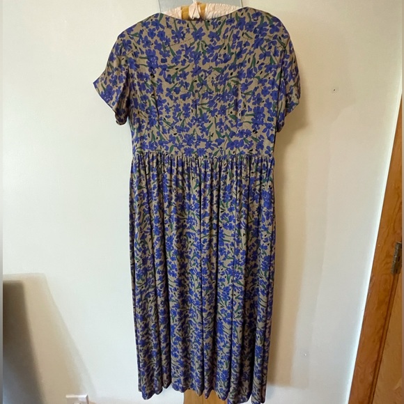 Blue Floral relaxed fit size 4 Petite Dress - Picture 4 of 4